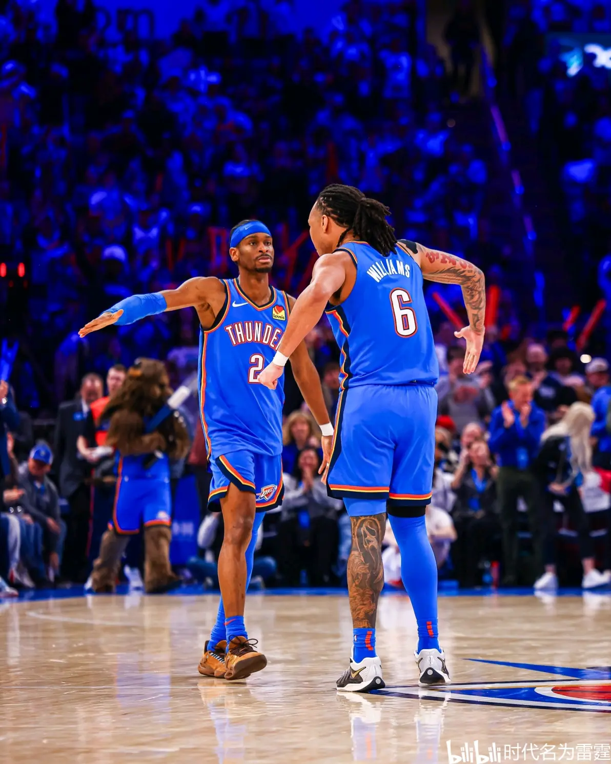 爱游戏线上-勇士观众热烈欢呼！，穆雷迎来二十赛季出色发挥观众掌声雷动(2021穆雷)