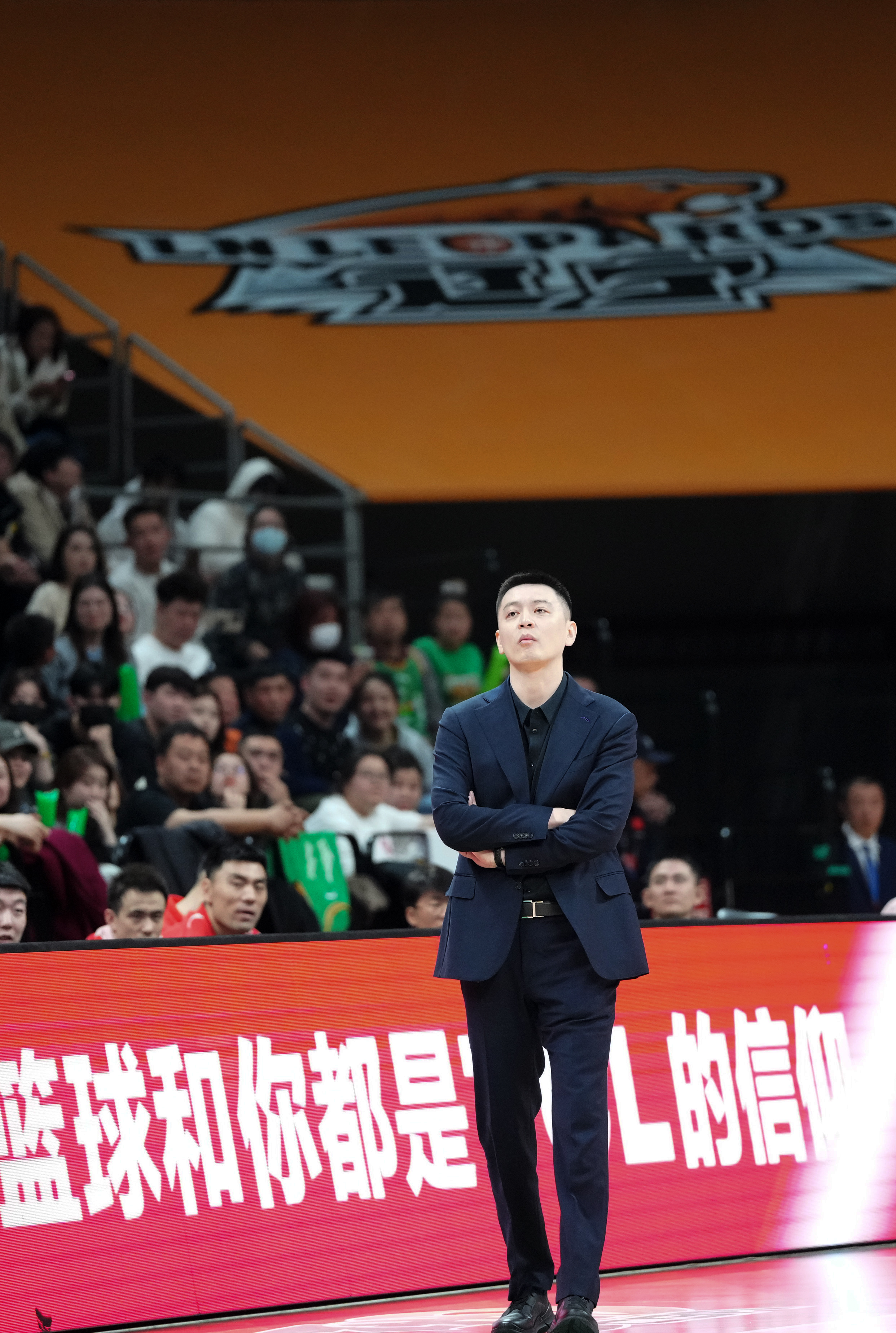 爱游戏下载-关于关键时刻CBA常规赛传出新动向；广州队单刀错失；管理层表态——引发热议；训练强度明显提升的信息